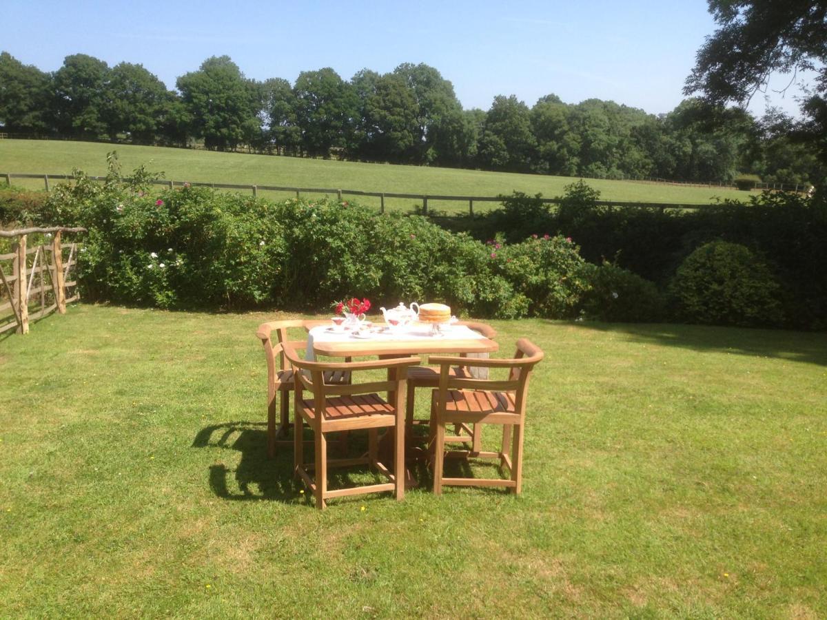 Snaffles Villa Royal Tunbridge Wells Bagian luar foto
