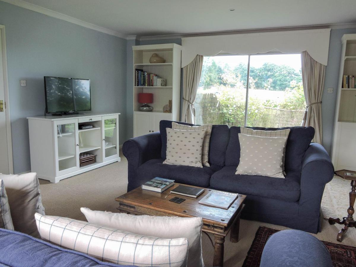 Snaffles Villa Royal Tunbridge Wells Bagian luar foto